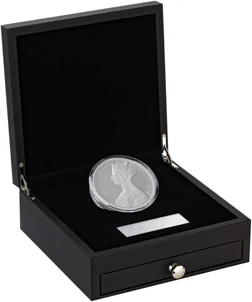 2021 Gothic Crown Victoria Portrait 5 oz Silver Proof Coin Presentation Box