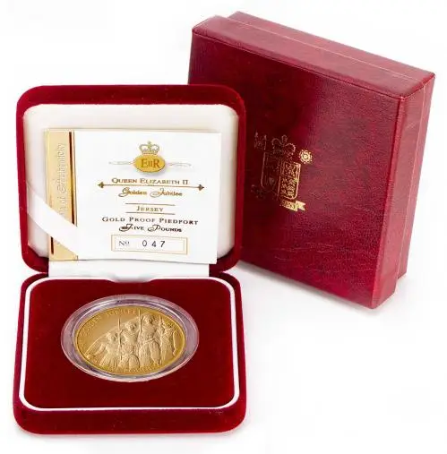 2002 Gold Proof Piedfort Golden Jubilee £5 / Crown  Coin With Box with Cert Jersey The Royal Mint with box