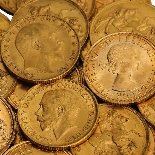 Gold Sovereign Coin Best Value (Pre-Owned) Stack Shot Dates May Vary Crop