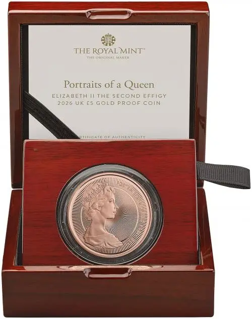 2026 Gold Proof 'Portraits of Queen Elizabeth II' £5 Coin - Second Effigy display trm image