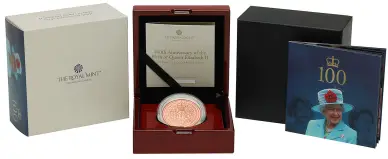 2026 '100th Anniversary of the Birth of Queen Elizabeth II' Gold Proof £5 Coin display