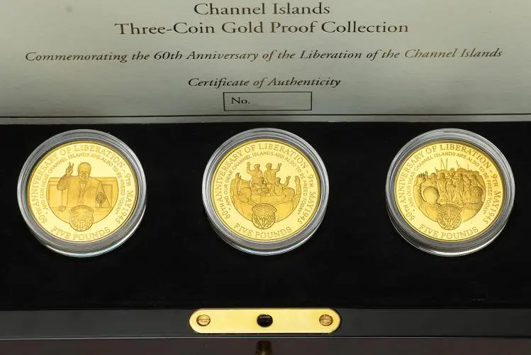 2005 Gold Proof Elizabeth II  Coin with Cert Channel Islands The Royal Mint 3 Coins reverse