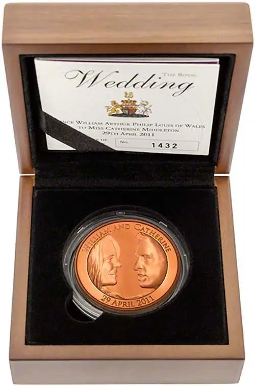 2011 UK Coin £5 / Crown Gold Proof Royal Wedding - William and Kate 21710