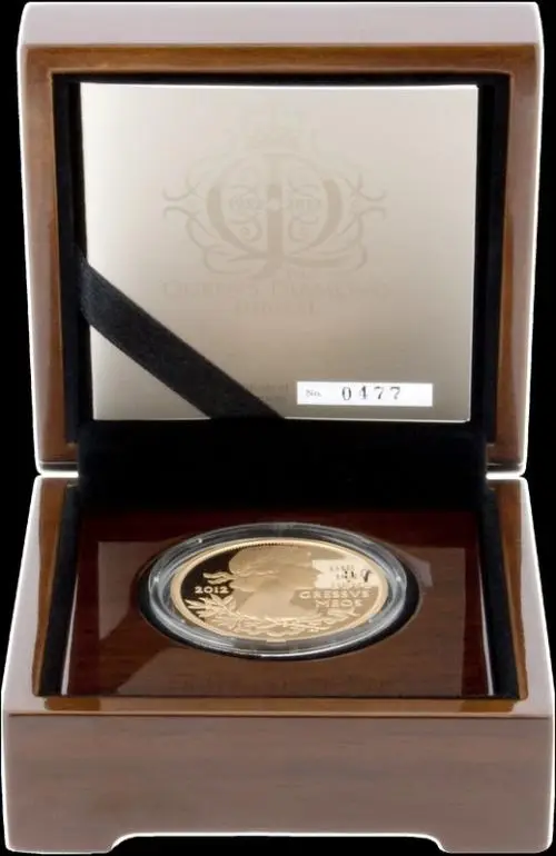 2012 Queen Elizabeth II Diamond Jubilee Gold Proof 5 Pound Coin in Presentation Box