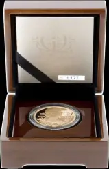2012 Queen Elizabeth II Diamond Jubilee Gold Proof 5 Pound Coin in Presentation Box